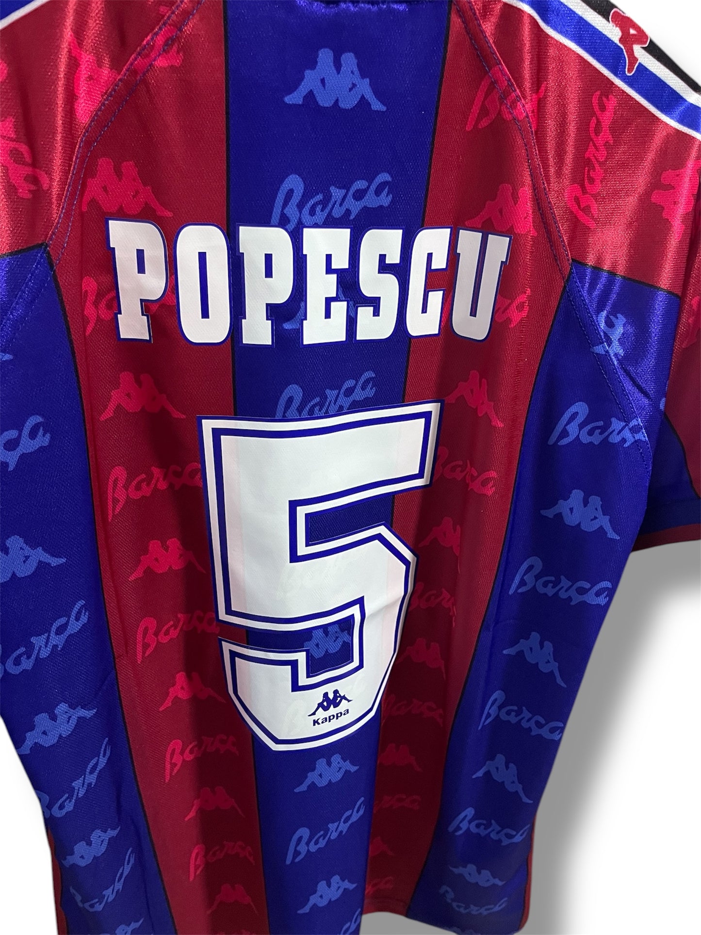 Popescu, Barcelona Home 1995/97